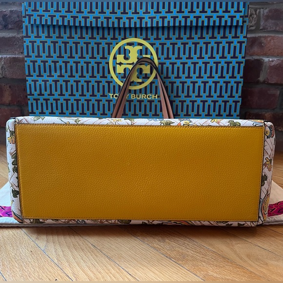 Tory Burch Multicolor Printed Blake Tote Bag - Picture 6 of 14